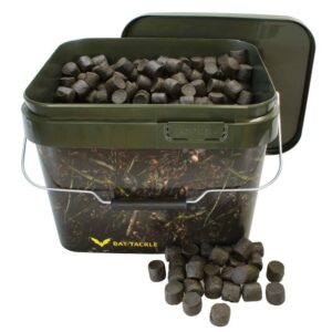 Bat-tackle Black Base Pellet 20mm 5kg I RealistricÂ® 10l Spand - Boilies